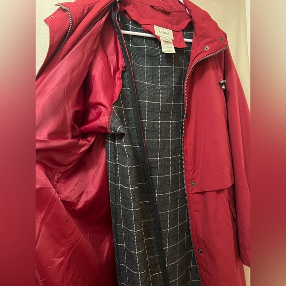 L.L. Bean Women's Vintage Red Size M Winter Jacket Wool Blend Removable Lining - Picture 3 of 10